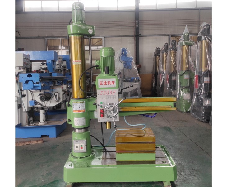 3032摇臂钻床